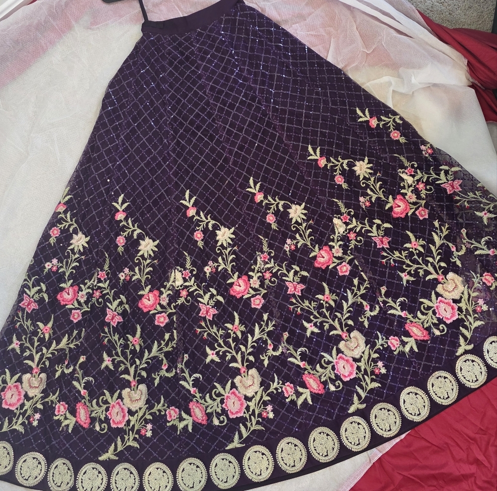 Purple Embroidered Lehenga Choli 4 Piece- Bridal/Festive/ Formal - Indian & Paki - Picture 6 of 11